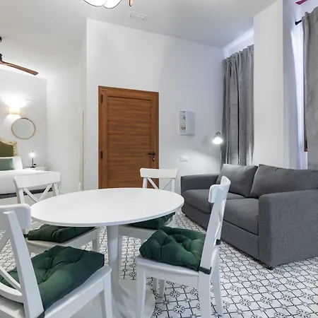 The Little Village Apartments Valencia Exterior photo