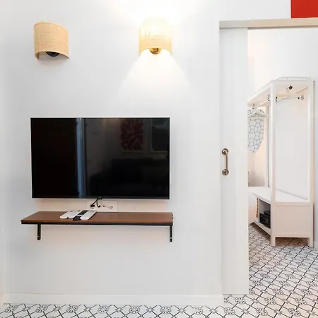 The Little Village Apartments Valencia Exterior photo